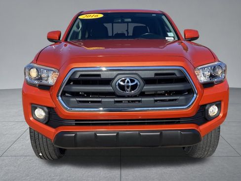 Used 2016 Toyota Tacoma SR image 19