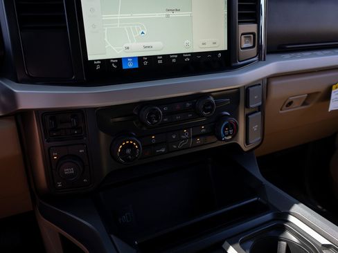 New 2026 Ford F250 XLT w/ XLT Premium Package AWD/4WD image 25