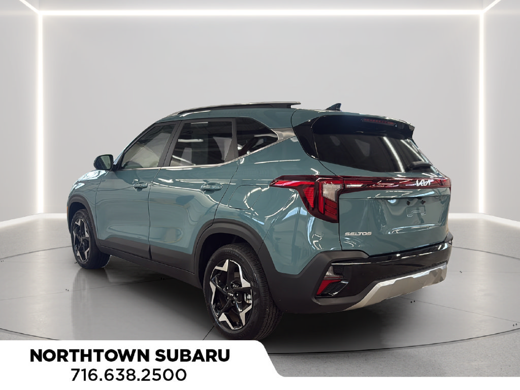 Used 2025 Kia Seltos EX AWD/4WD image 3
