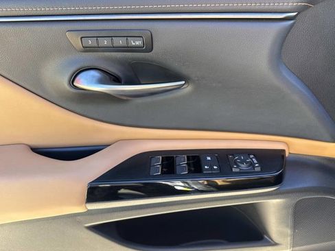 Used 2022 Lexus ES 350 w/ Premium Package image 12