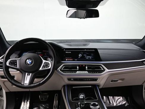 Used 2021 BMW X7 M50i w/ Dynamic Handling Package AWD/4WD image 15