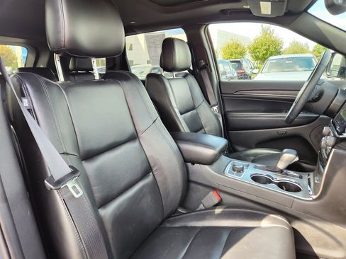 Used 2019 Jeep Grand Cherokee Limited w/ Trailer Tow Group IV image 15