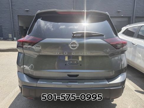 Used 2026 Nissan Rogue SV FWD image 3