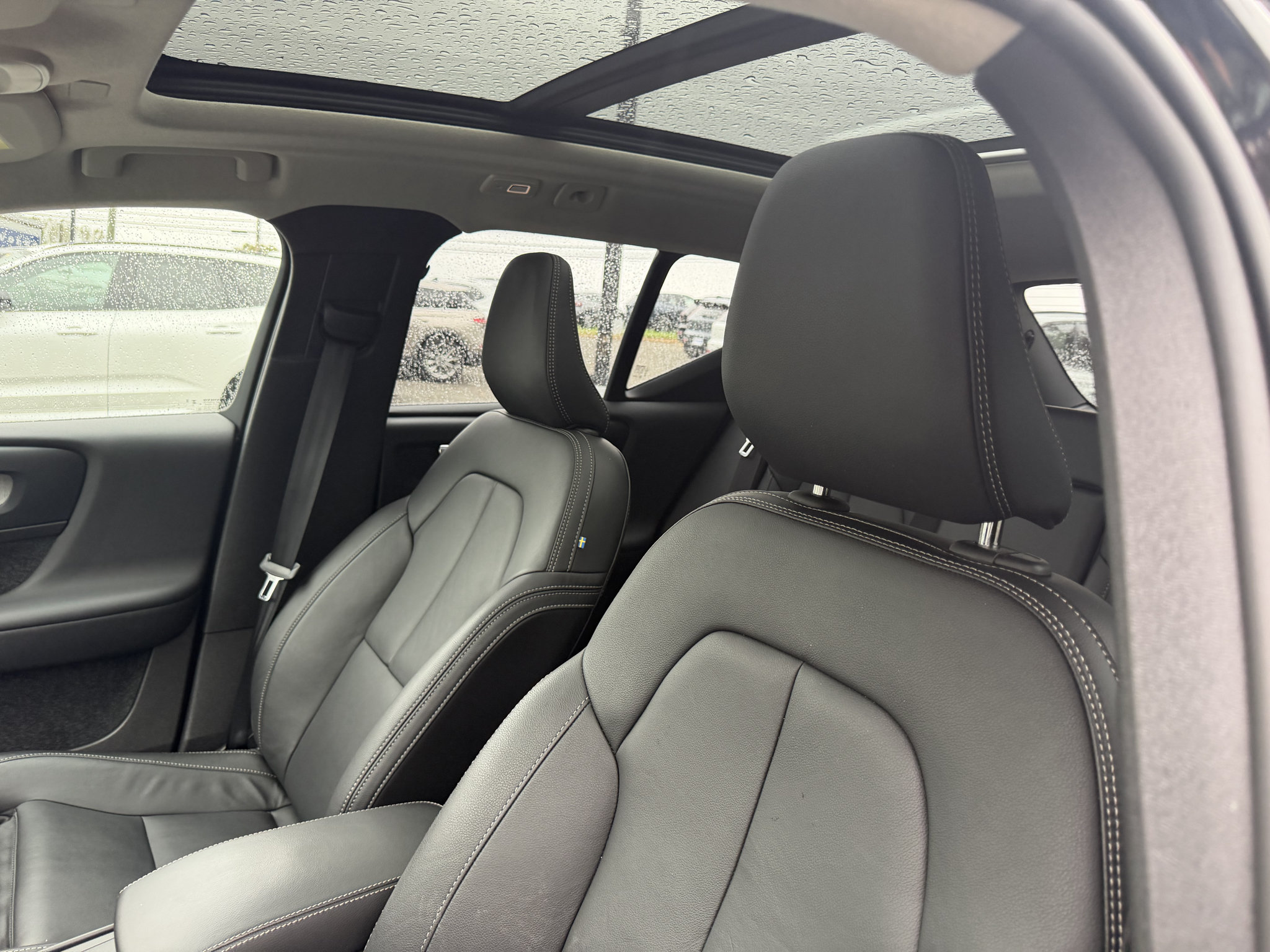 Used 2026 Volvo XC40 B5 Plus AWD/4WD image 10