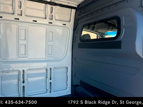 Used 2025 Mercedes-Benz Sprinter 2500 image 19