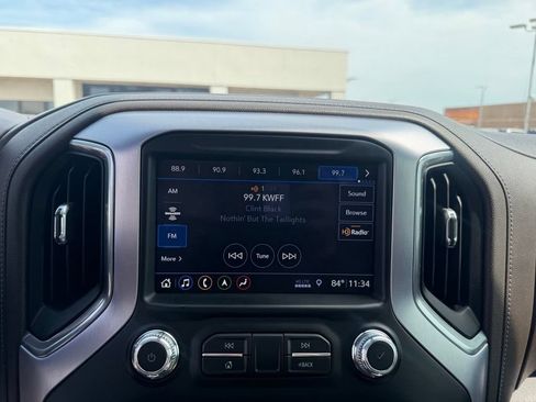 Used 2019 GMC Sierra 1500 SLT w/ SLT Premium Plus Package AWD/4WD image 38