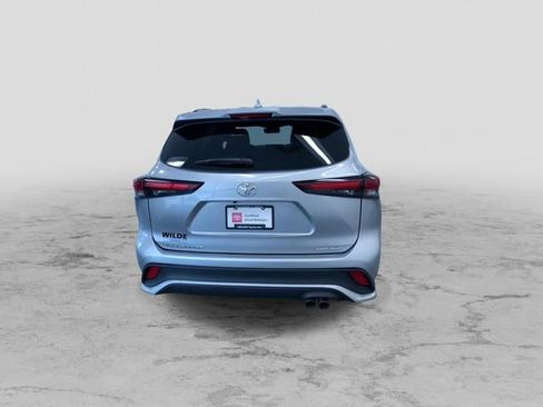 Certified 2025 Toyota Highlander XSE AWD/4WD image 8