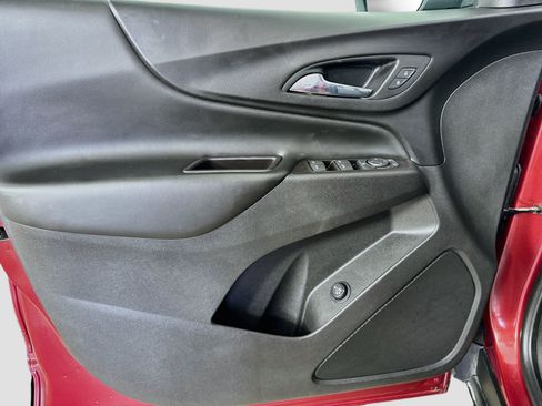 Used 2021 Chevrolet Equinox LT FWD image 19
