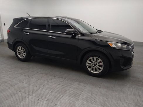 Used 2020 Kia Sorento LX image 11