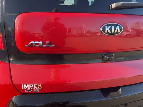 Used 2016 Kia Soul + FWD image 26