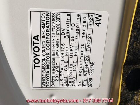 Certified 2019 Toyota C-HR LE image 16