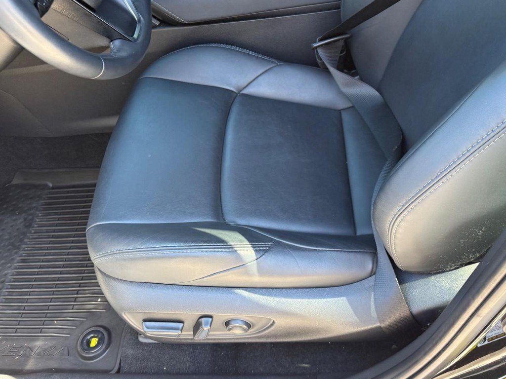 Used 2023 Toyota Venza XLE AWD/4WD image 16