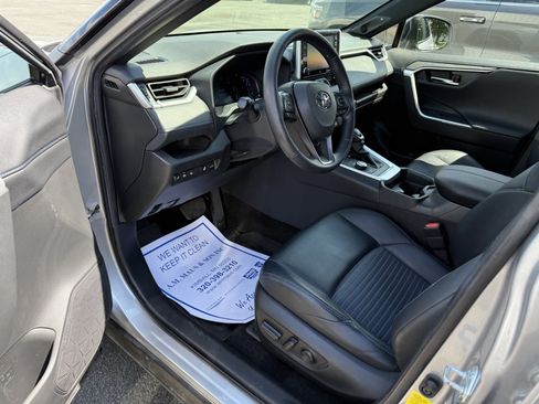 Used 2020 Toyota RAV4 XSE w/ XSE Grade Weather Package AWD/4WD image 10