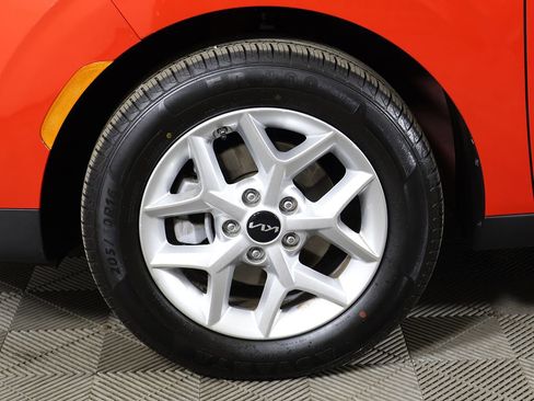 Used 2025 Kia Soul LX w/ LX Technology Package FWD image 20