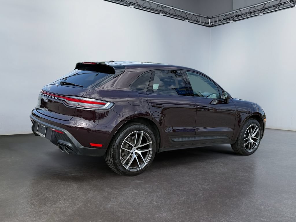 Used 2024 Porsche Macan w/ Premium Plus Package AWD/4WD image 3