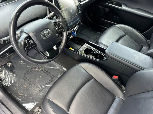 Used 2022 Toyota Prius Prime XLE image 10