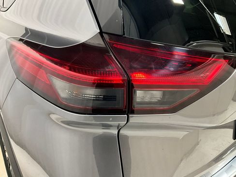 Used 2023 Nissan Rogue SL w/ SL Premium Package image 27