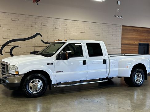 Used 2003 Ford F350 2WD Crew Cab DRW Super Duty image 10