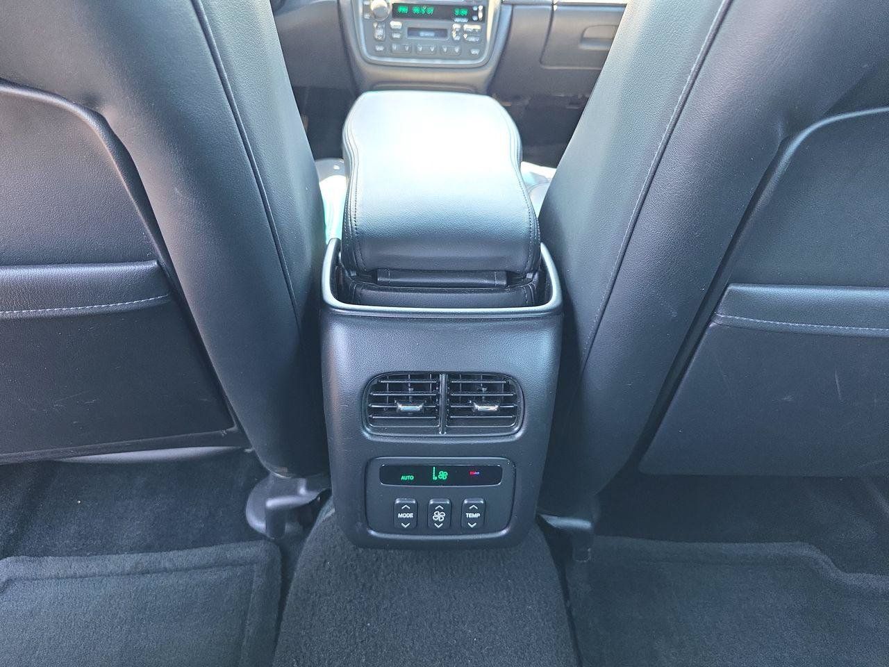 Used 2000 Cadillac De Ville w/ Comfort/Convenience Pkg FWD image 26