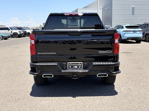 Used 2025 Chevrolet Silverado 1500 High Country AWD/4WD image 7