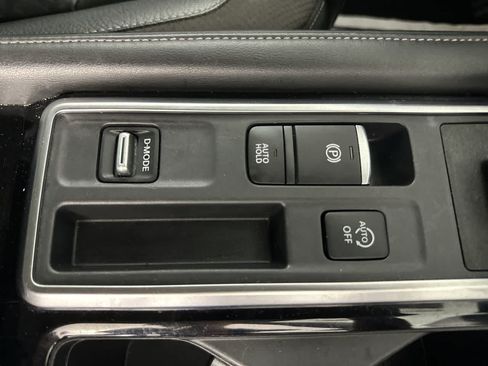 Used 2025 Nissan Pathfinder SL FWD image 30