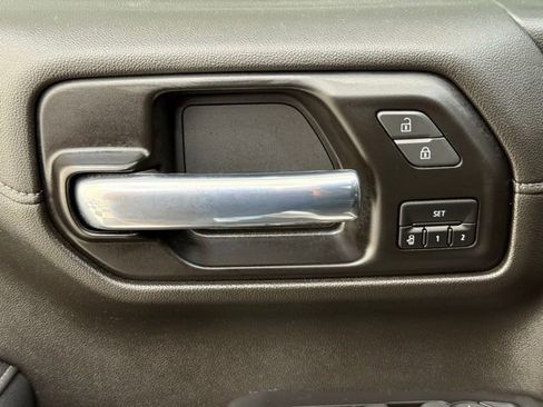 Used 2022 Chevrolet Silverado 1500 LTZ w/ LTZ Premium Package image 31