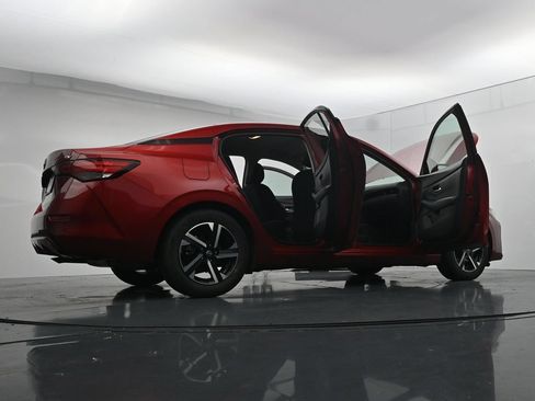 Used 2024 Nissan Sentra SV FWD image 43