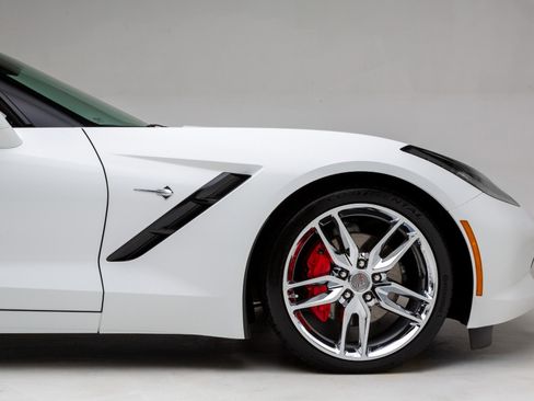 Used 2018 Chevrolet Corvette Stingray Coupe w/ 2LT Preferred Equipment Group image 40