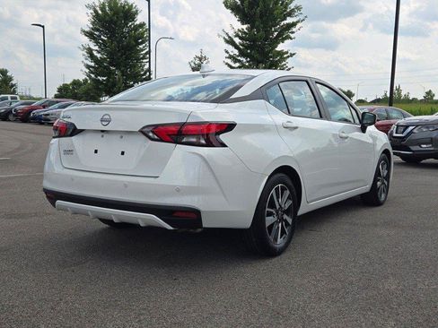 Used 2025 Nissan Versa SV FWD image 10
