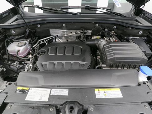 Used 2024 Volkswagen Atlas SE w/ Black Wheel Package image 16