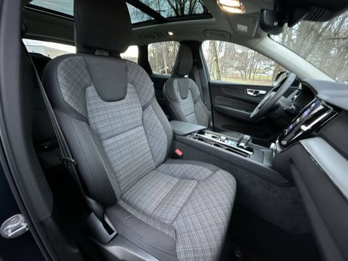 Used 2024 Volvo XC60 B5 Core w/ Protection Package Premier AWD/4WD image 25