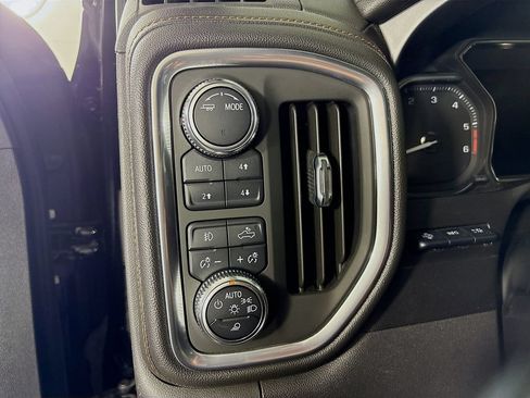 Used 2021 GMC Sierra 1500 AT4 w/ AT4 Value Package AWD/4WD image 12