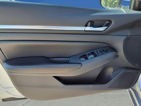 Used 2022 Nissan Altima 2.5 SV image 12