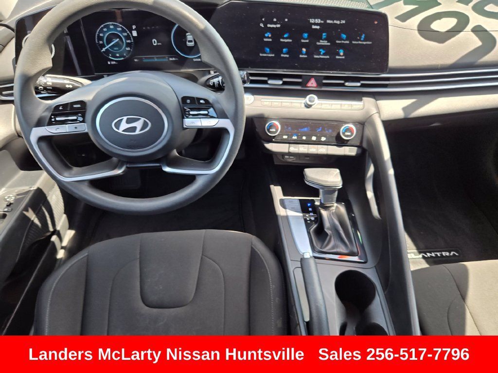 Used 2024 Hyundai Elantra SEL FWD image 16