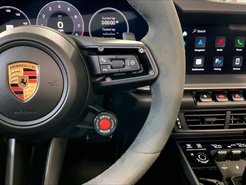 Used 2025 Porsche 911 Carrera image 24