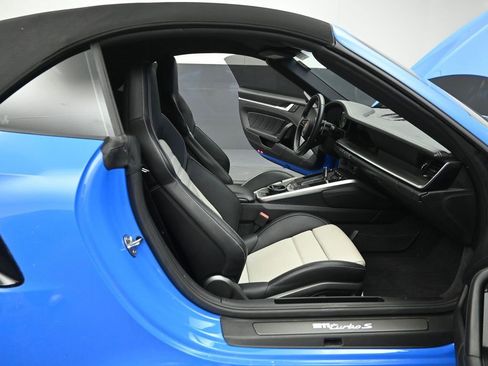 Used 2022 Porsche 911 Turbo S w/ 911 Turbo Sportdesign Package image 26