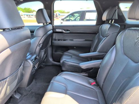 Used 2023 Hyundai Palisade Calligraphy image 32