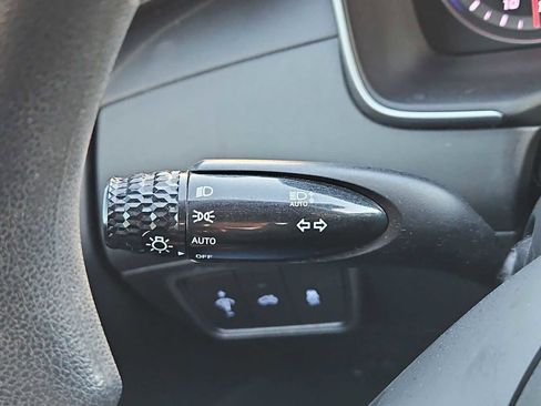 Used 2023 Hyundai Santa Cruz SE image 25