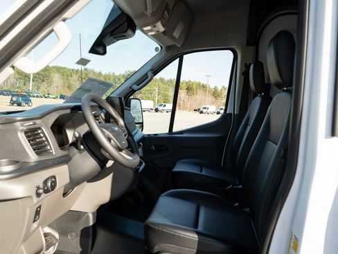 New 2026 Ford Transit 250 148 Medium Roof RWD image 17