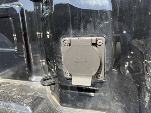 Used 2025 GMC Sierra 1500 SLT image 33