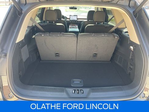 Used 2024 Lincoln Aviator Reserve w/ Equipment Group 201A image 31