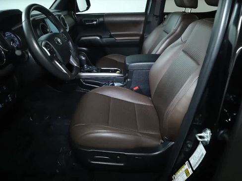 Certified 2023 Toyota Tacoma Limited AWD/4WD image 18