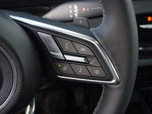 Used 2025 Buick Enclave Preferred w/ Power Package image 54