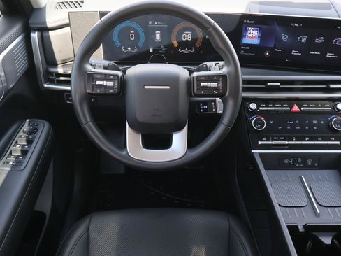 Used 2024 Hyundai Santa Fe SEL FWD image 8