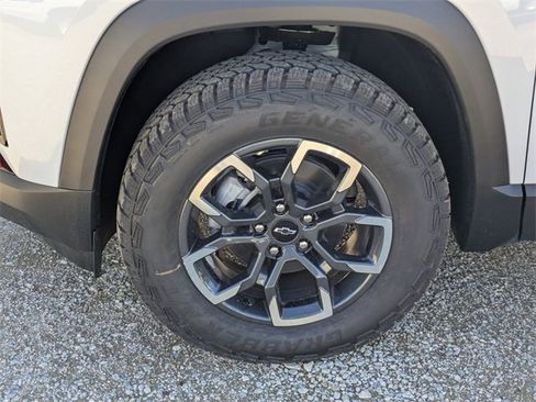 New 2026 Chevrolet Equinox ACTIV w/ Safety and Technology Package image 7