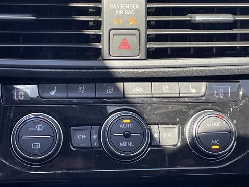 Used 2019 Volkswagen Jetta SEL Premium FWD image 27