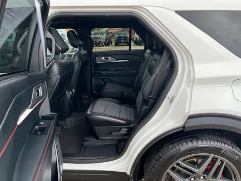 Used 2025 Ford Explorer ST-Line w/ Premium Package AWD/4WD image 17