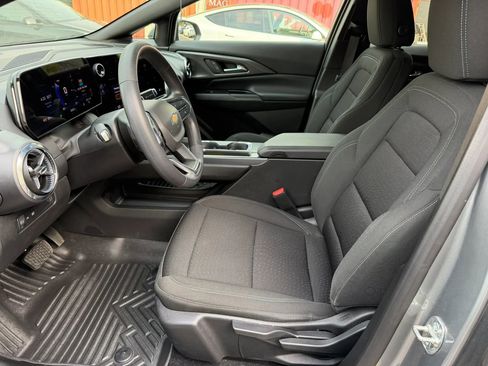 Used 2025 Chevrolet Equinox EV LT image 15