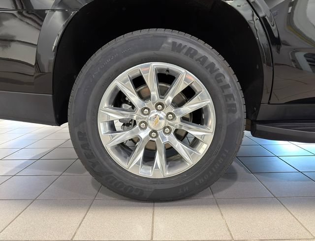 Used 2025 Chevrolet Tahoe Premier AWD/4WD image 9