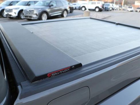 Used 2022 Jeep Gladiator Overland image 16